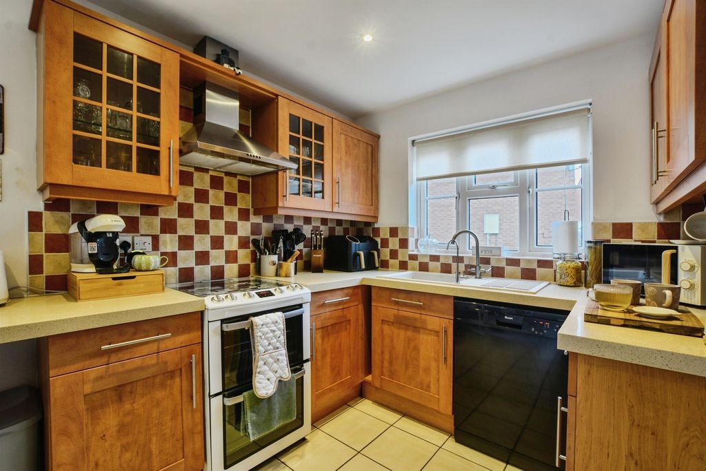 Property photo 3 of 18