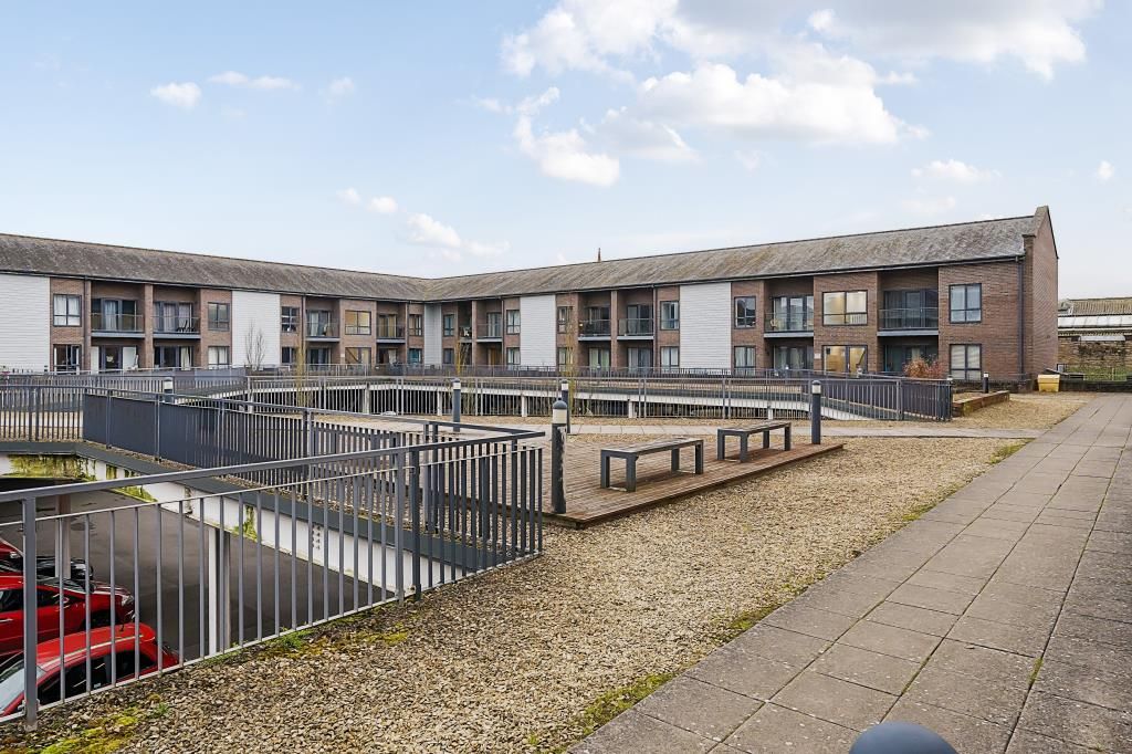 Property photo 2 of 20 Outside View