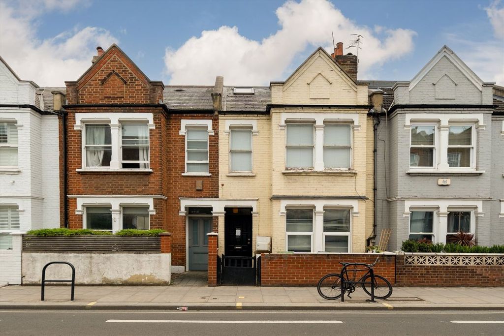 Property photo 1 of 5