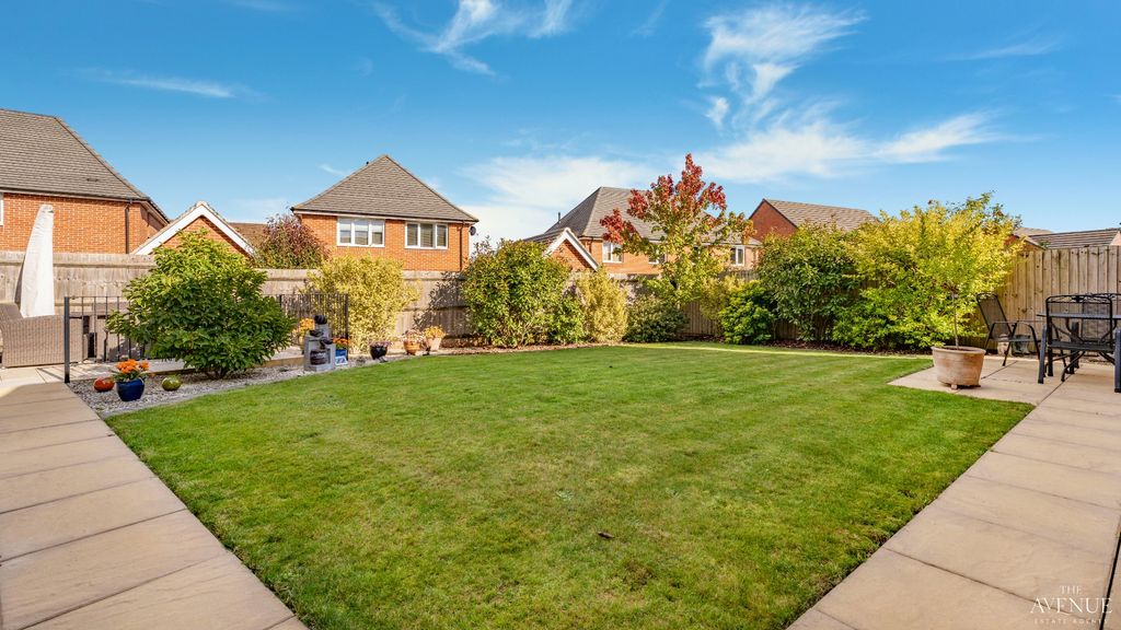 Property photo 2 of 25 4553034