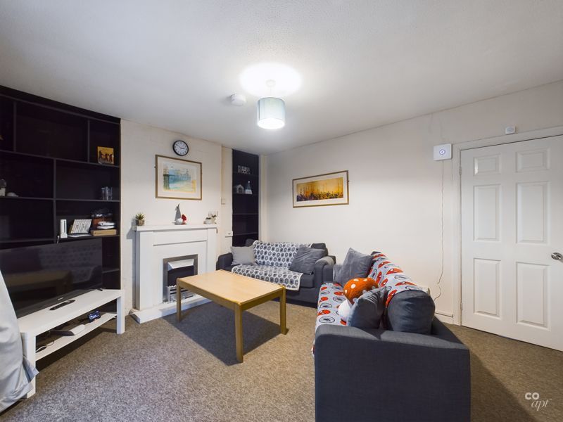 Property photo 1 of 10 Living Room