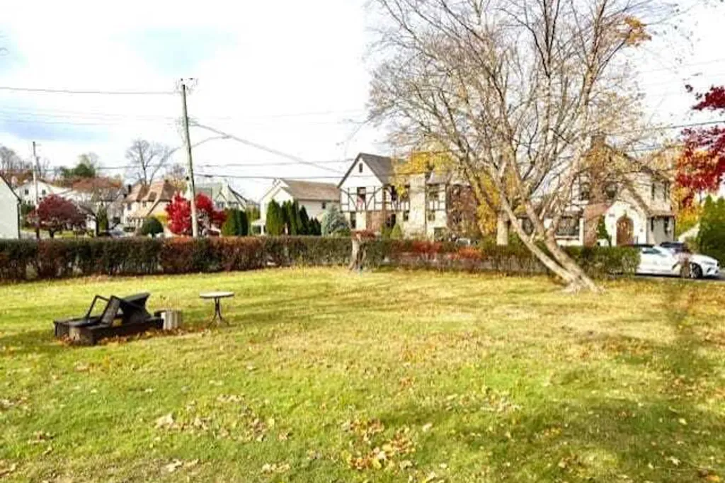 Property photo 1 of 5