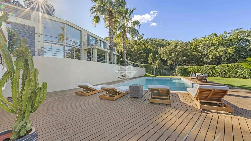 Property photo 2 of 21