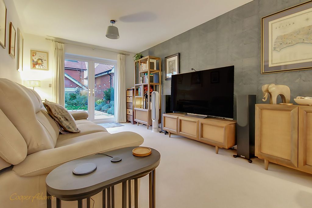 Property photo 3 of 20 Living Room