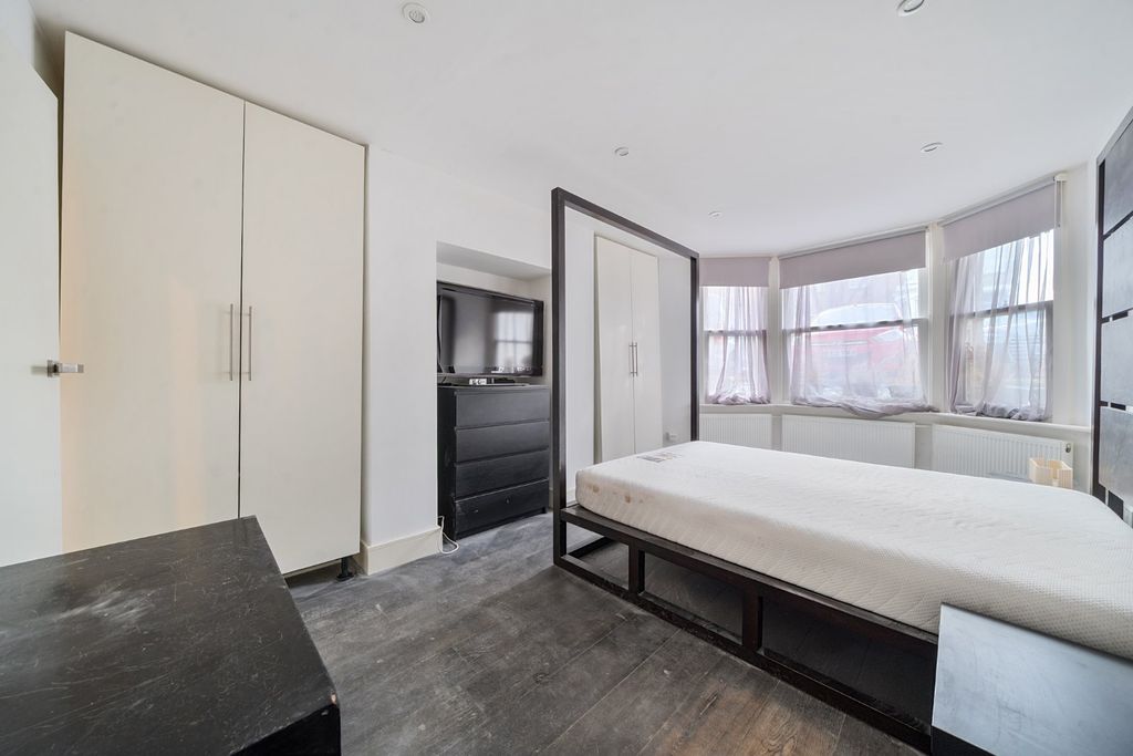 Property photo 3 of 15 Picture No. 07