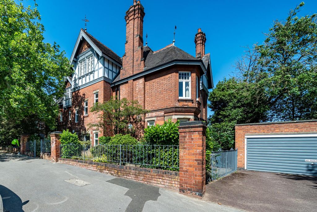 Property photo 1 of 19 25125-01 Flat 2 Adam House_002.Jpg