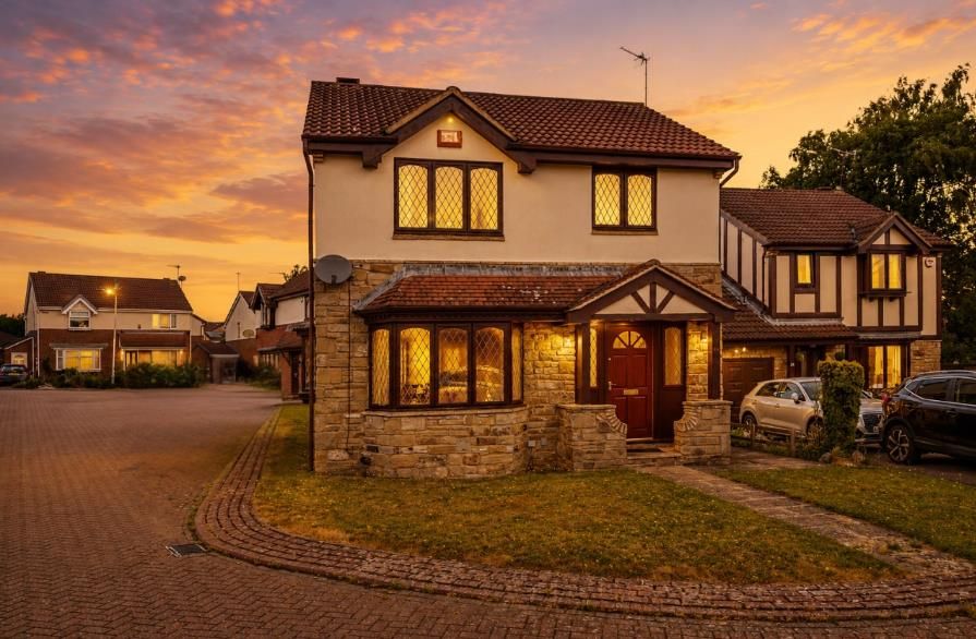 Property photo 1 of 30 Twilight External Front