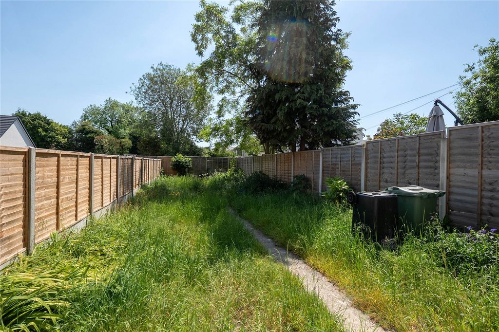 Property photo 2 of 9 Picture No. 10