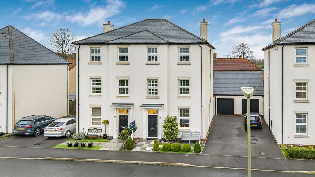 Property photo 1 of 34