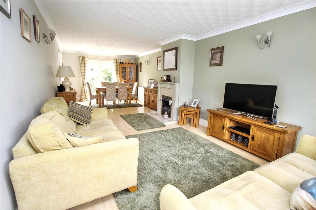 Property photo 3 of 16 Living Room