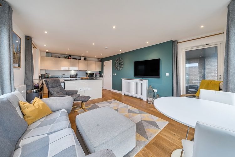 Property photo 2 of 24