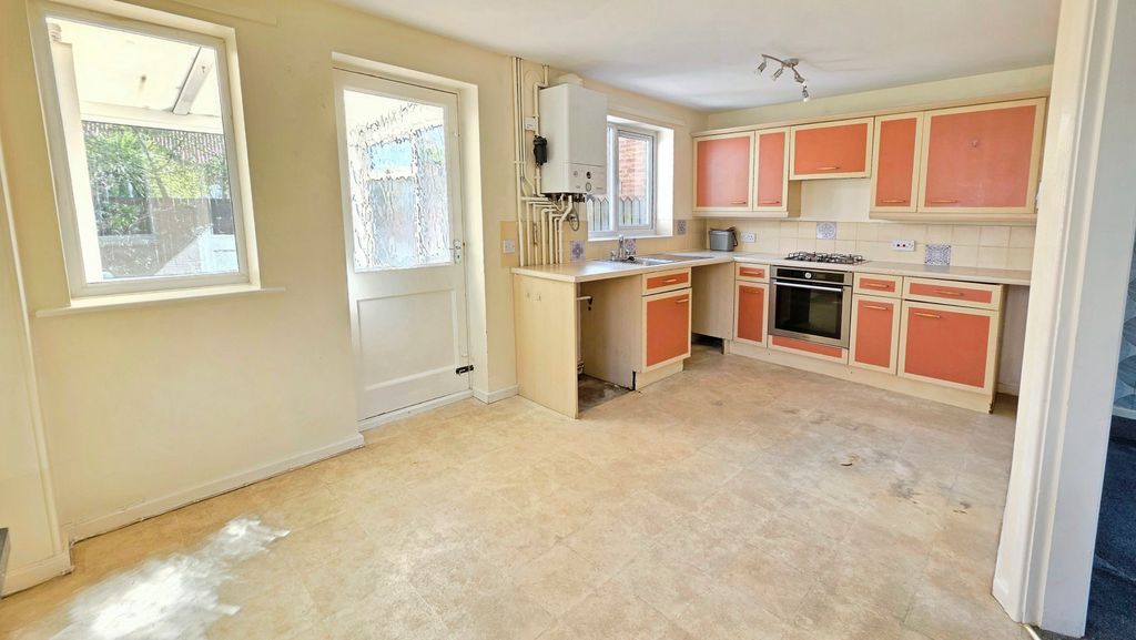 Property photo 3 of 14