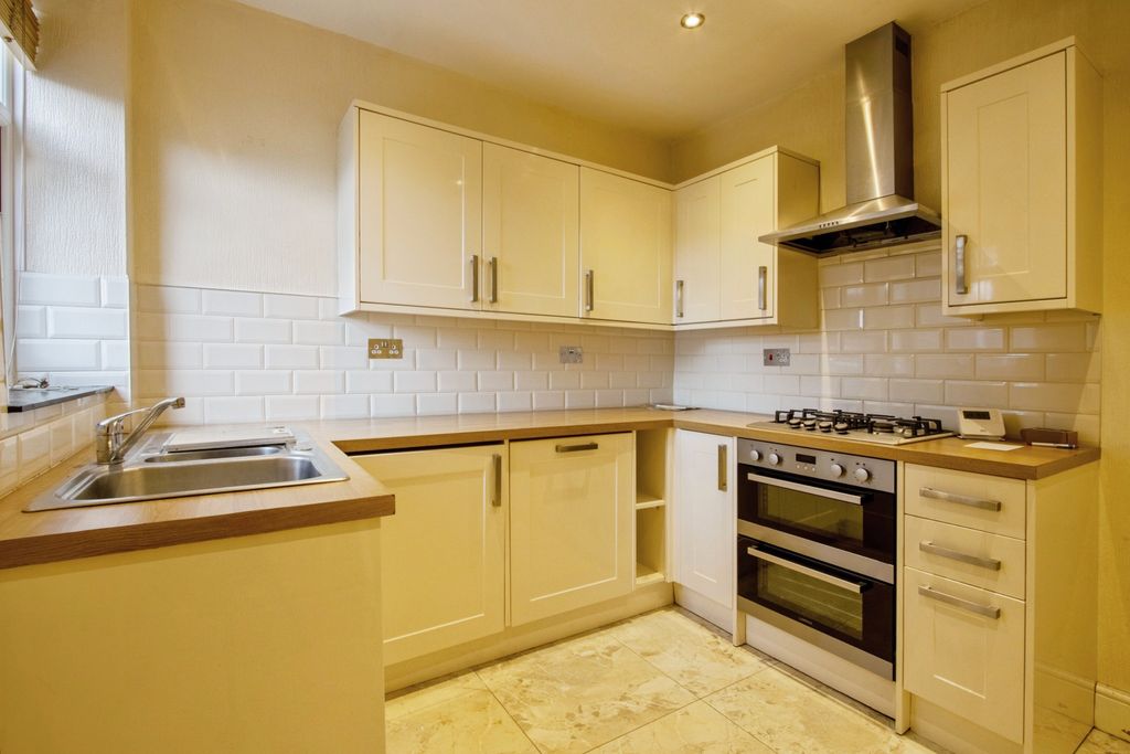 Property photo 2 of 15 Kitchen