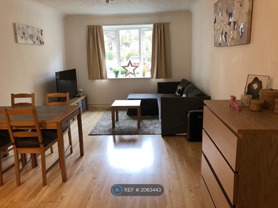 Property photo 2 of 8