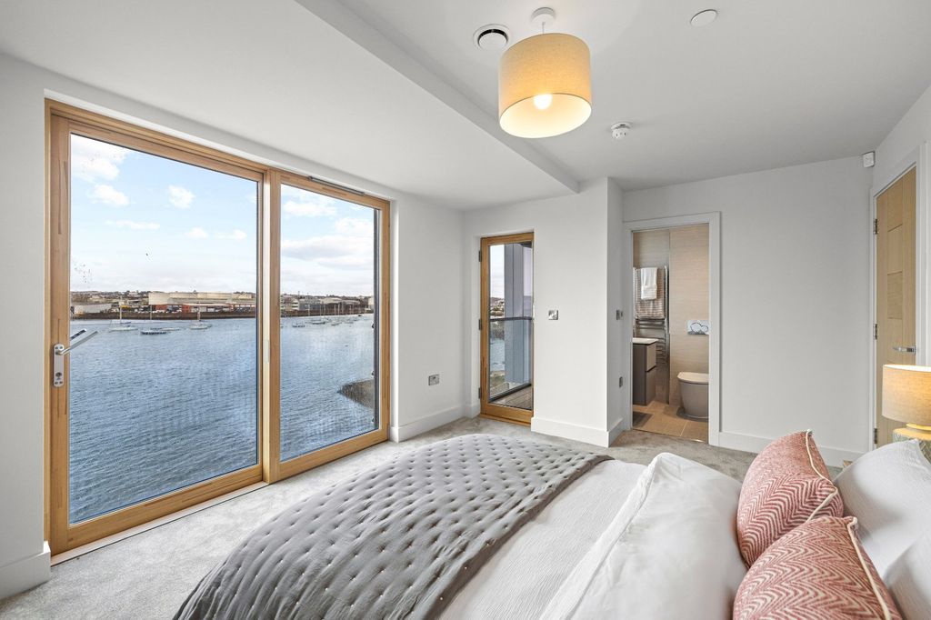 Property photo 2 of 13 Guest Bedroom