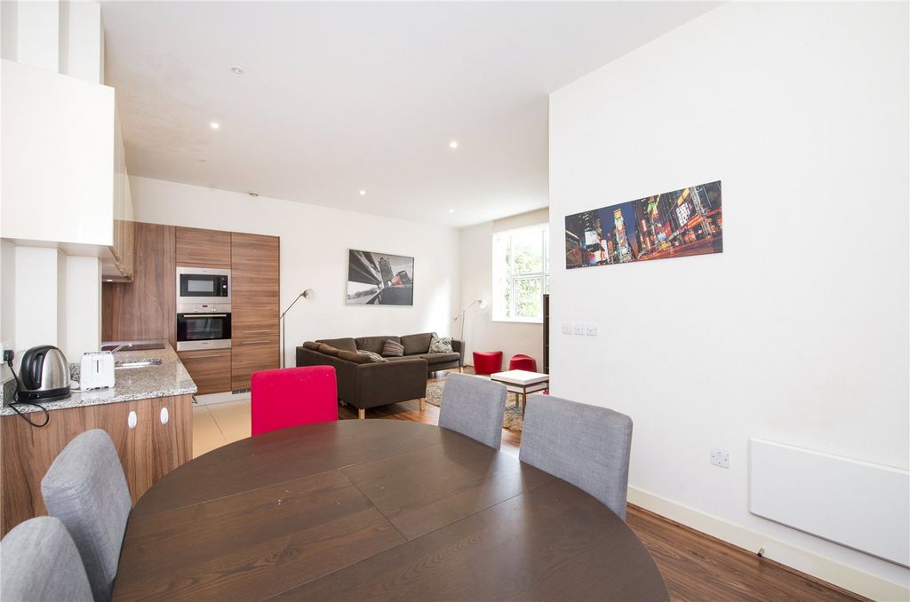 Property photo 3 of 10 Picture No. 02