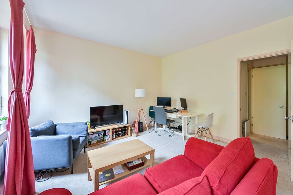 Property photo 2 of 10