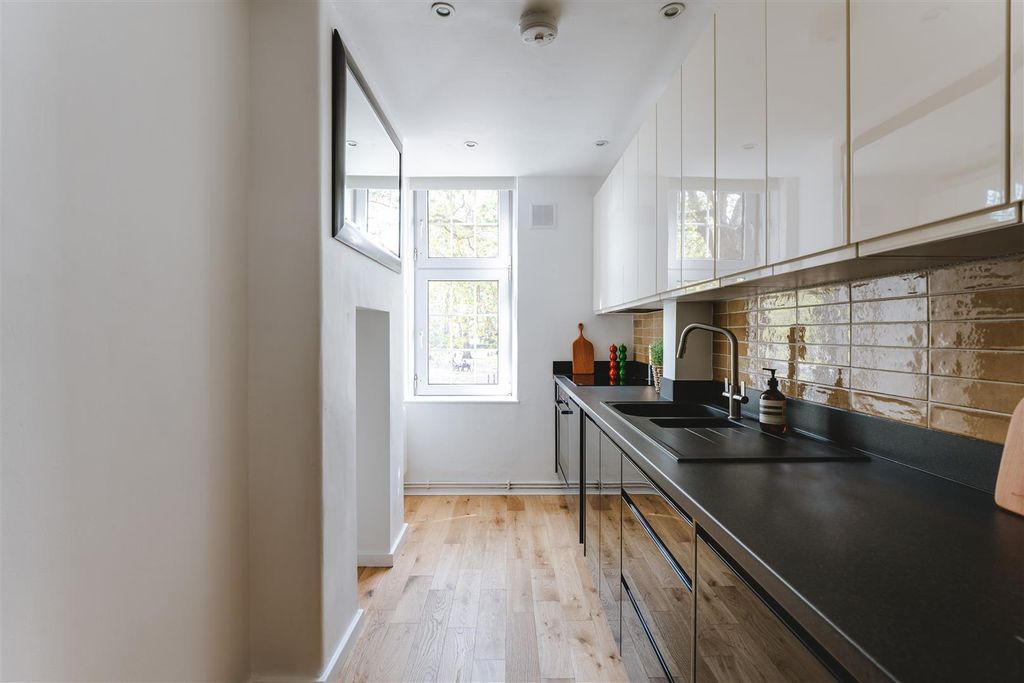 Property photo 2 of 17 Darcy_House-15.Jpg