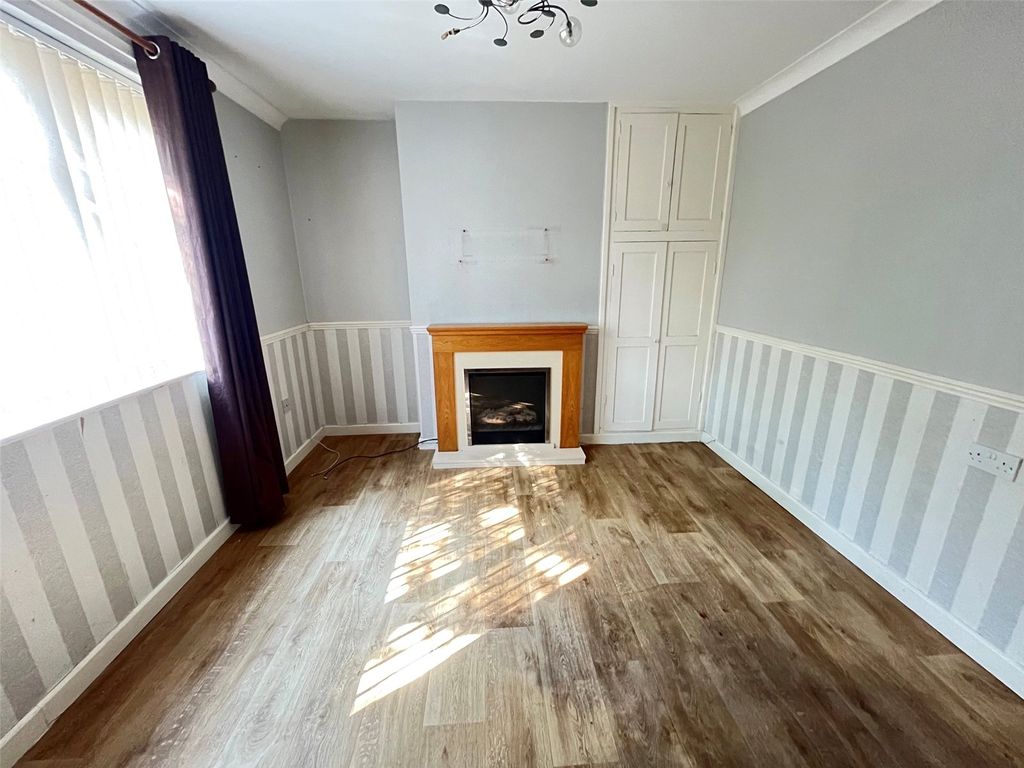 Property photo 3 of 12 Picture No. 23
