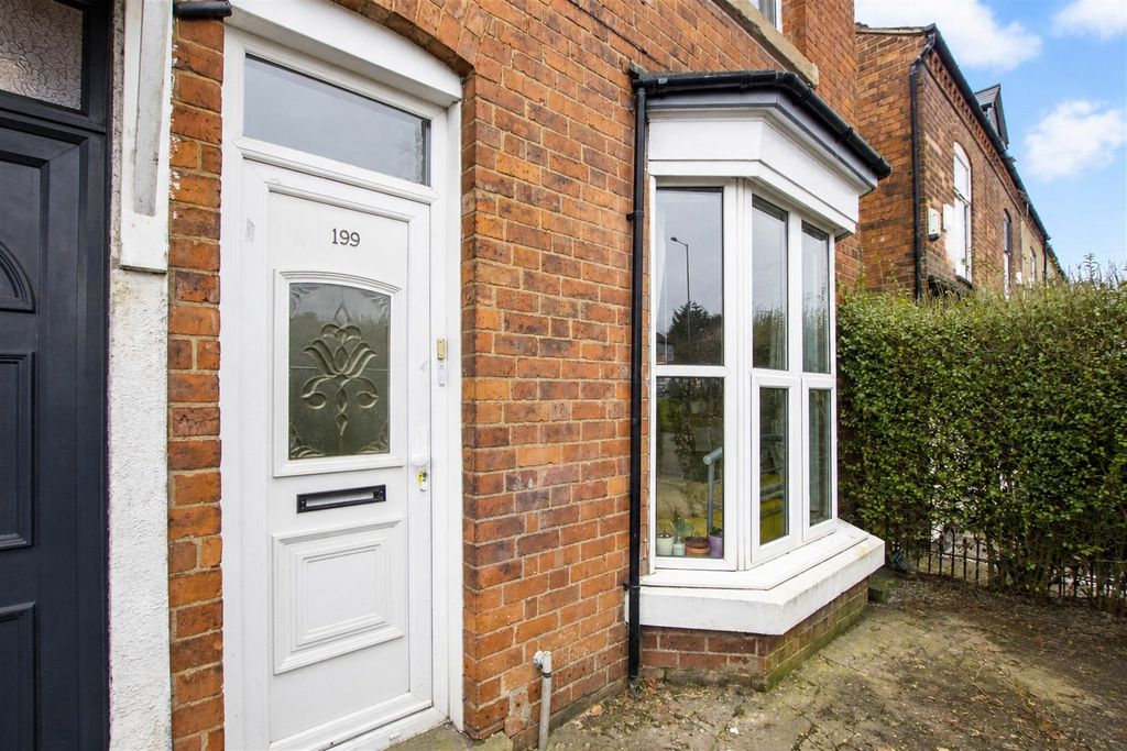 Property photo 2 of 11 Approach