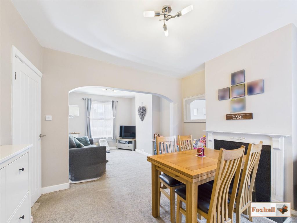 Property photo 3 of 14 Lounge / Diner