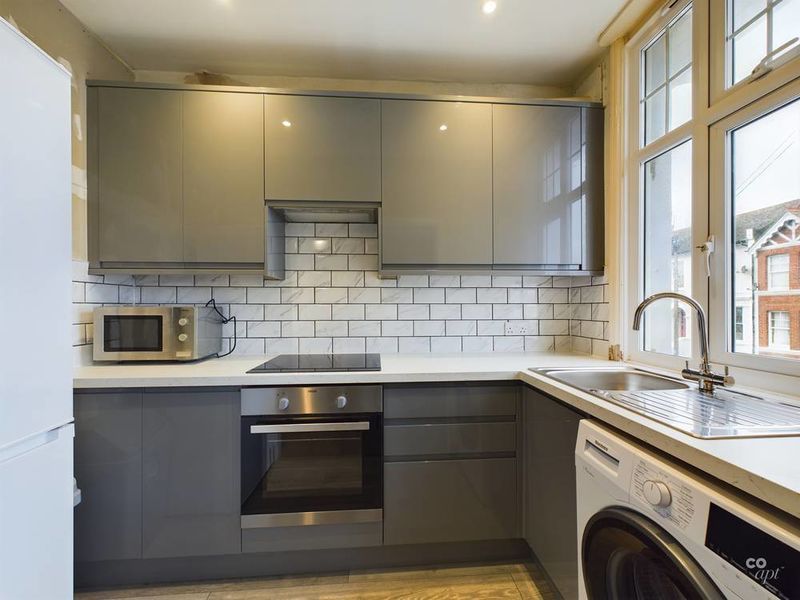 Property photo 1 of 10 Kitchen