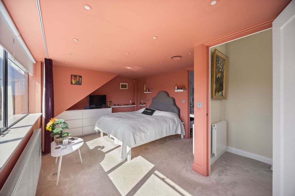 Property photo 1 of 27
