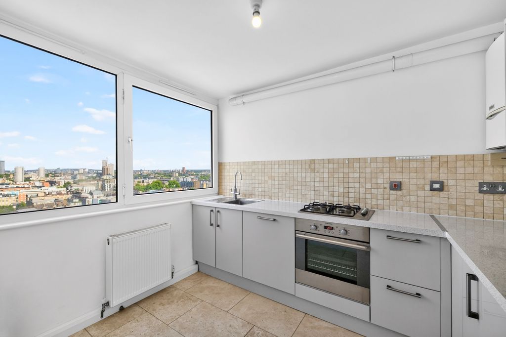 Property photo 3 of 17 Kitchen