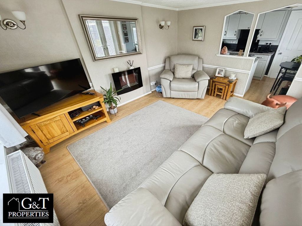 Property photo 3 of 18 Reception Room
