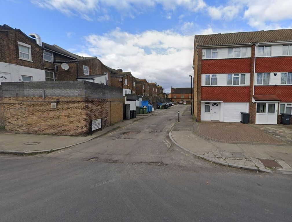 Property photo 3 of 15 4219842