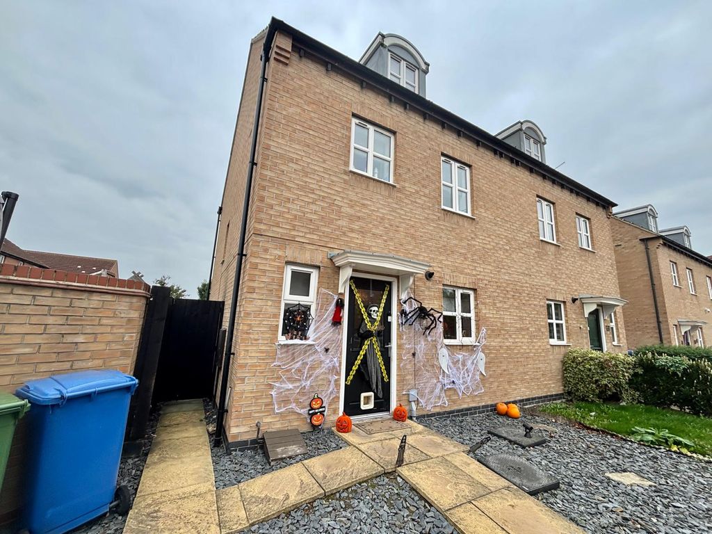 Property photo 1 of 20 Front