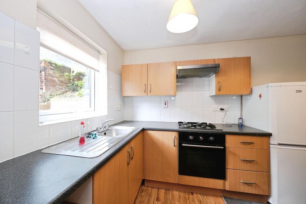 Property photo 2 of 15 Kitchen