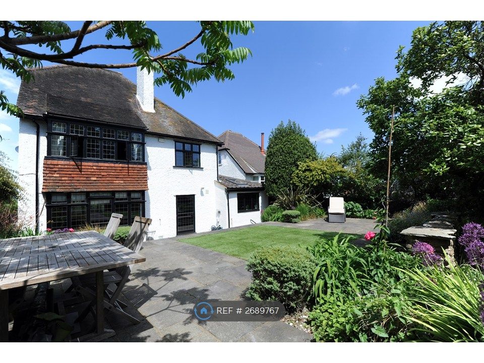 Property photo 2 of 23 Garden