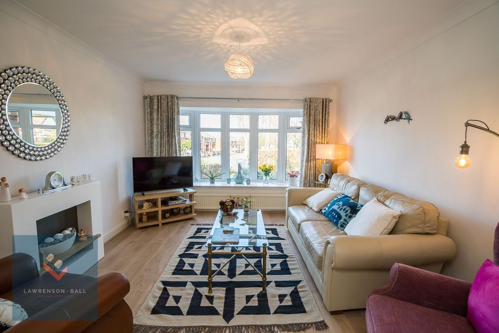 Property photo 2 of 22 Living Room