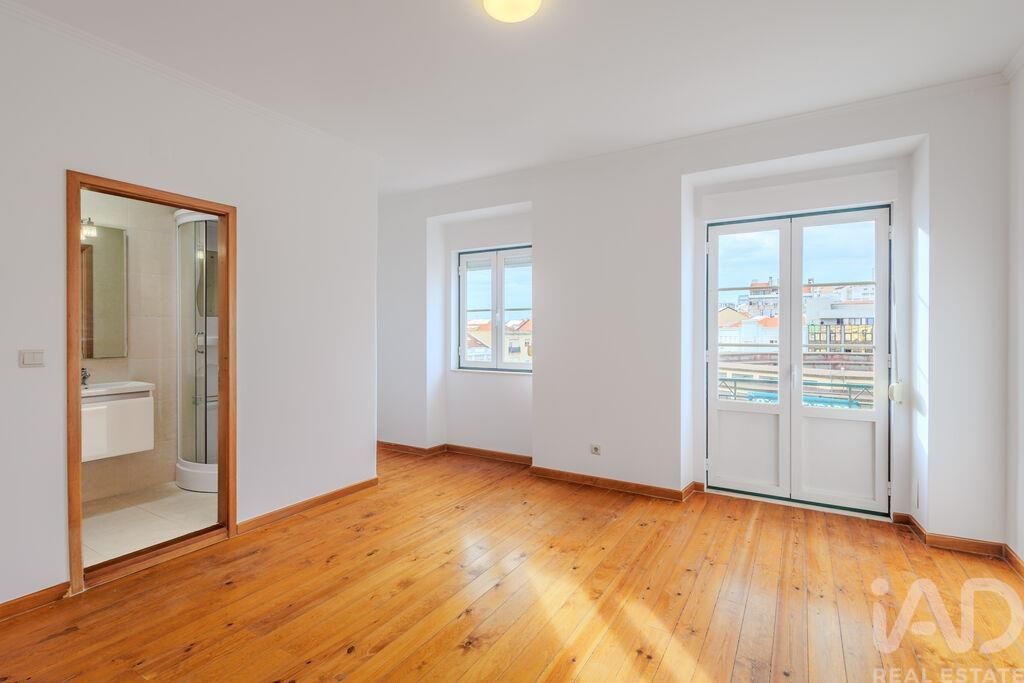 Property photo 1 of 39