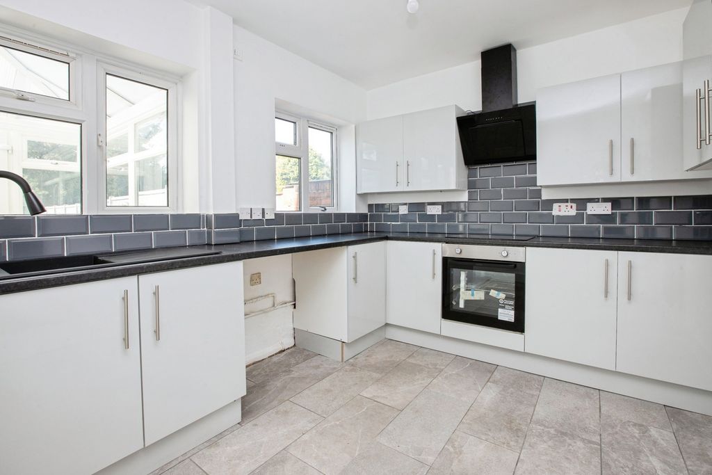 Property photo 2 of 14 Pbox-Img.Jpg