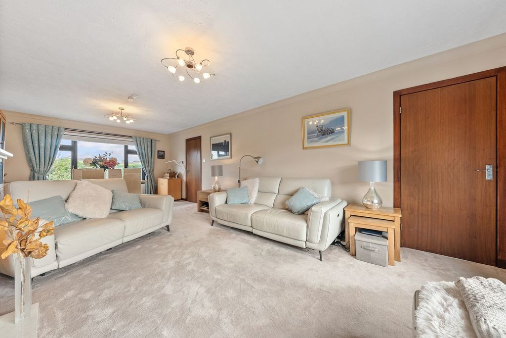 Property photo 3 of 38