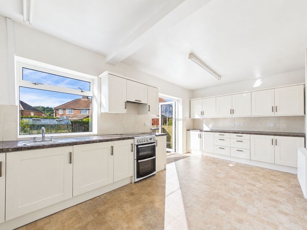 Property photo 2 of 15 Dining Kitchen