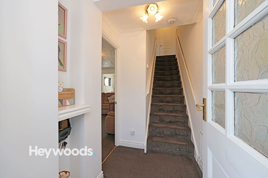 Property photo 2 of 39