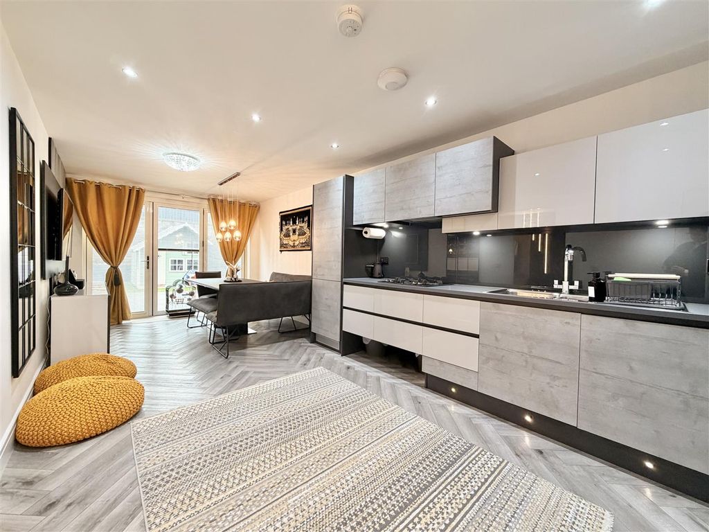 Property photo 2 of 25 Kitchen/Family