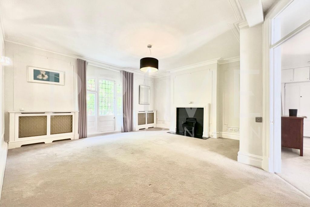 Property photo 1 of 11 2 F.Jpg