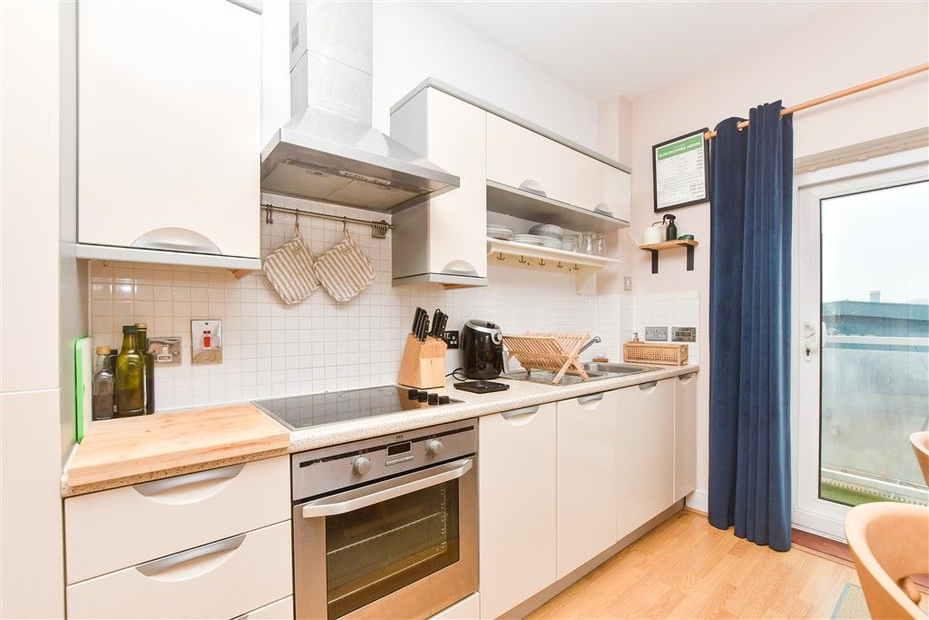 Property photo 3 of 12 Kithen