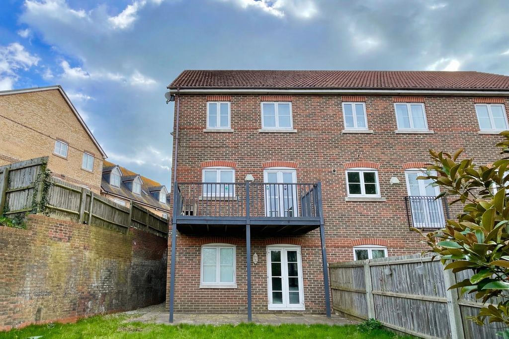 Property photo 2 of 29 CC0Ede30-7Bb8-4D1E-993B-29Da0Bec3Ddf.Png