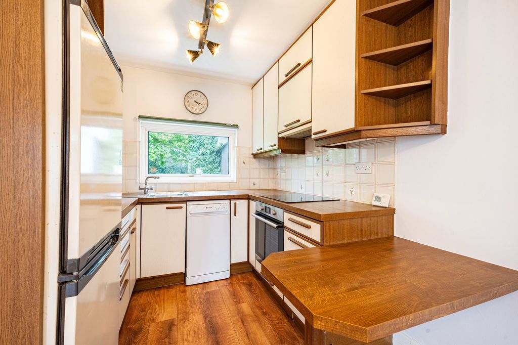 Property photo 3 of 21