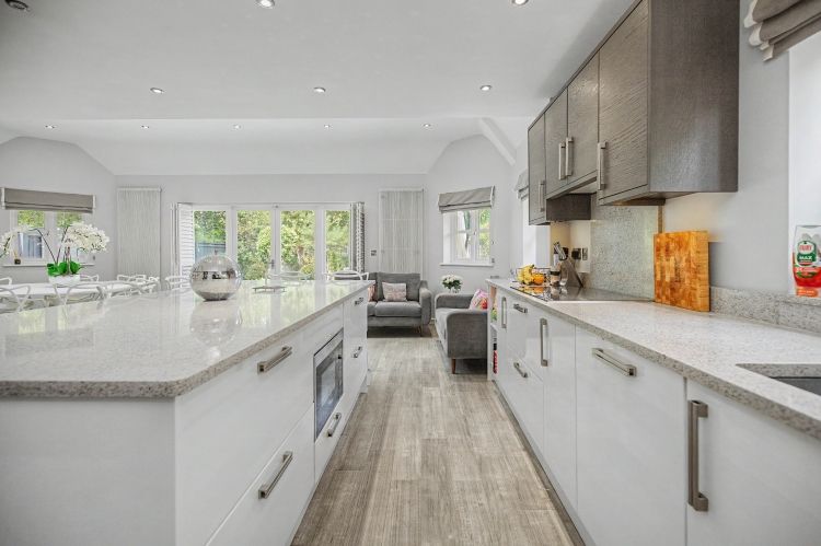 Property photo 3 of 11 335275