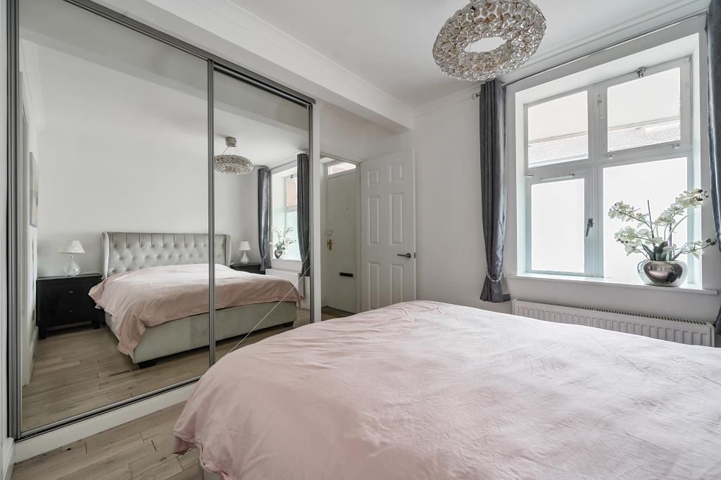 Property photo 2 of 10 Bedroom