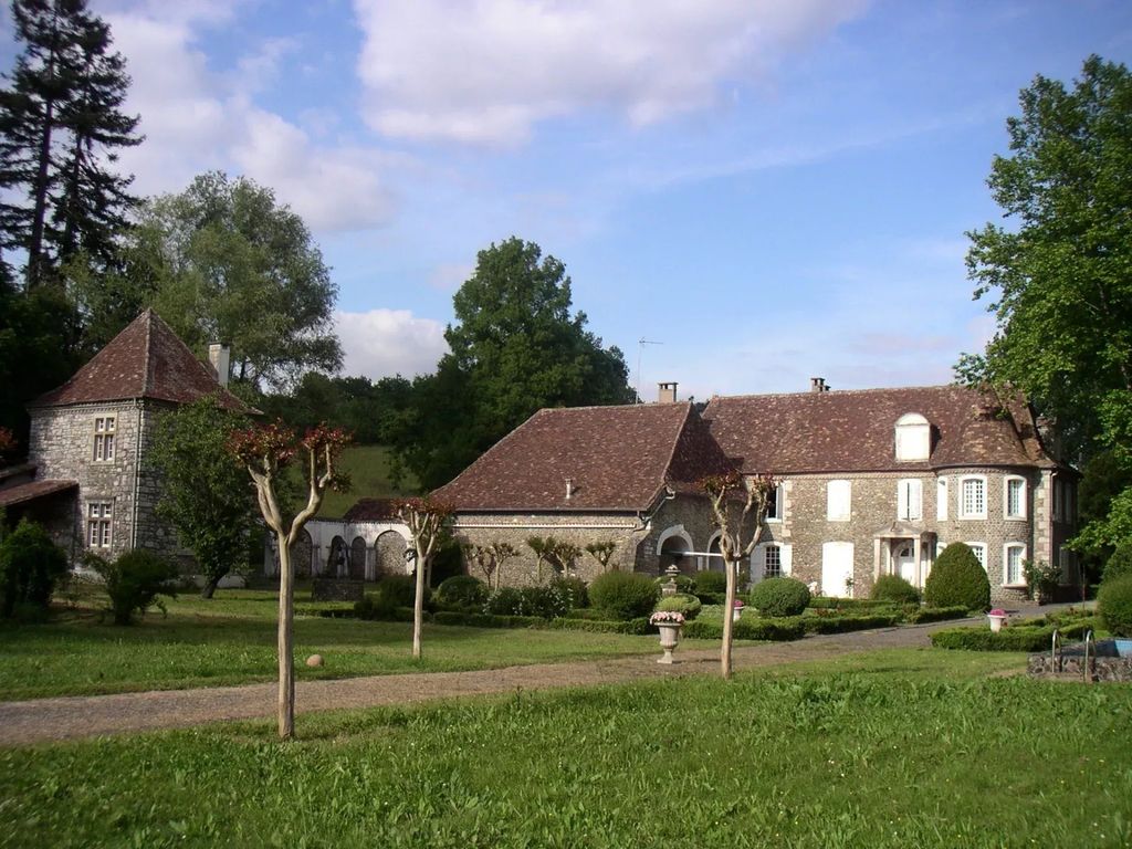 Property photo 1 of 19