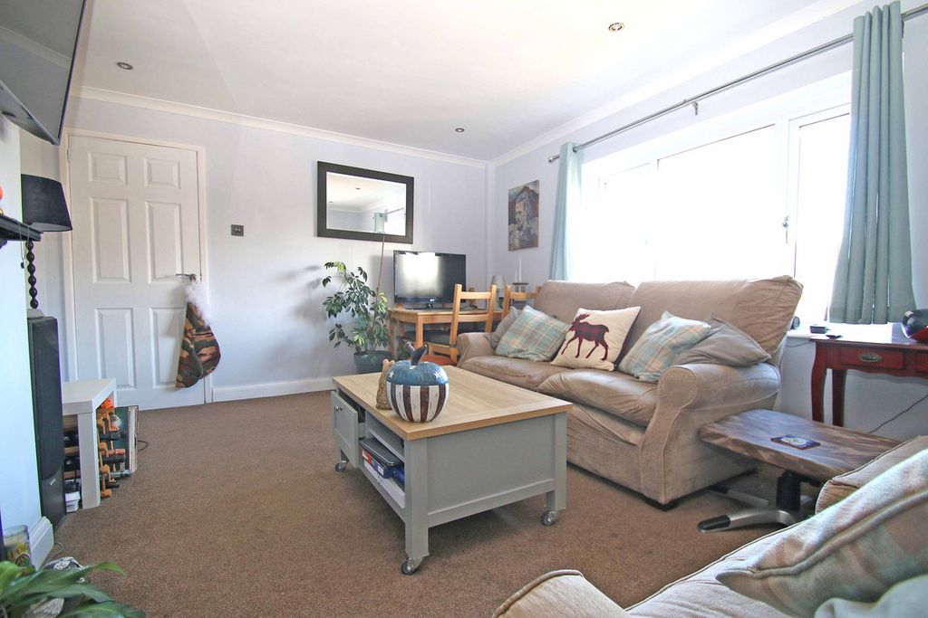 Property photo 3 of 8