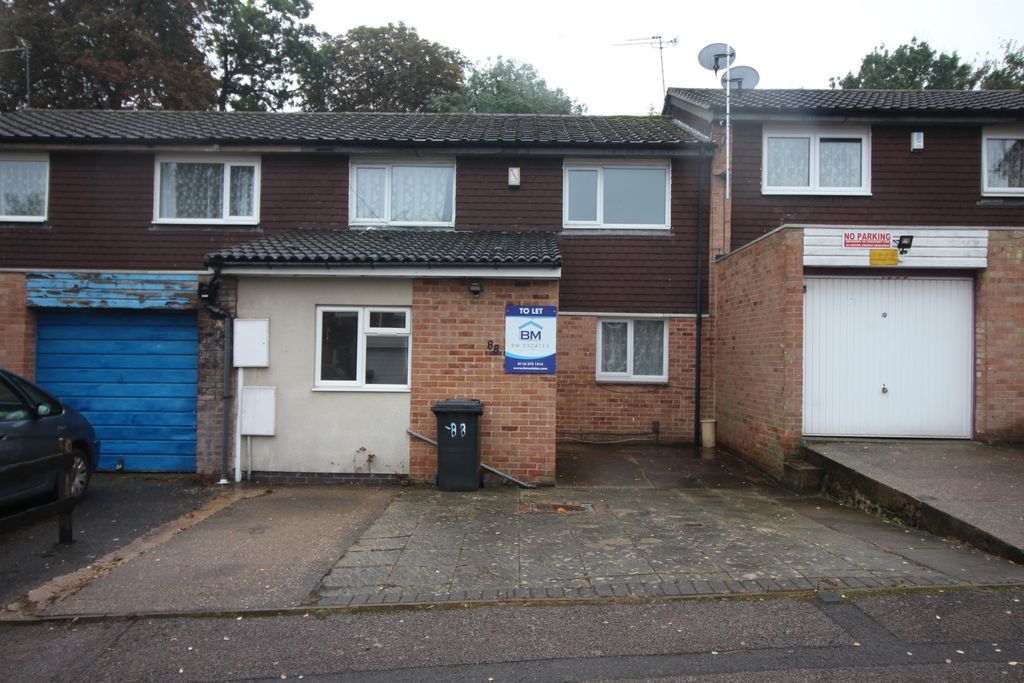 Property photo 1 of 9 Photo 9