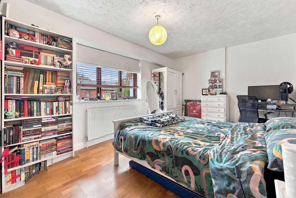Property photo 3 of 13